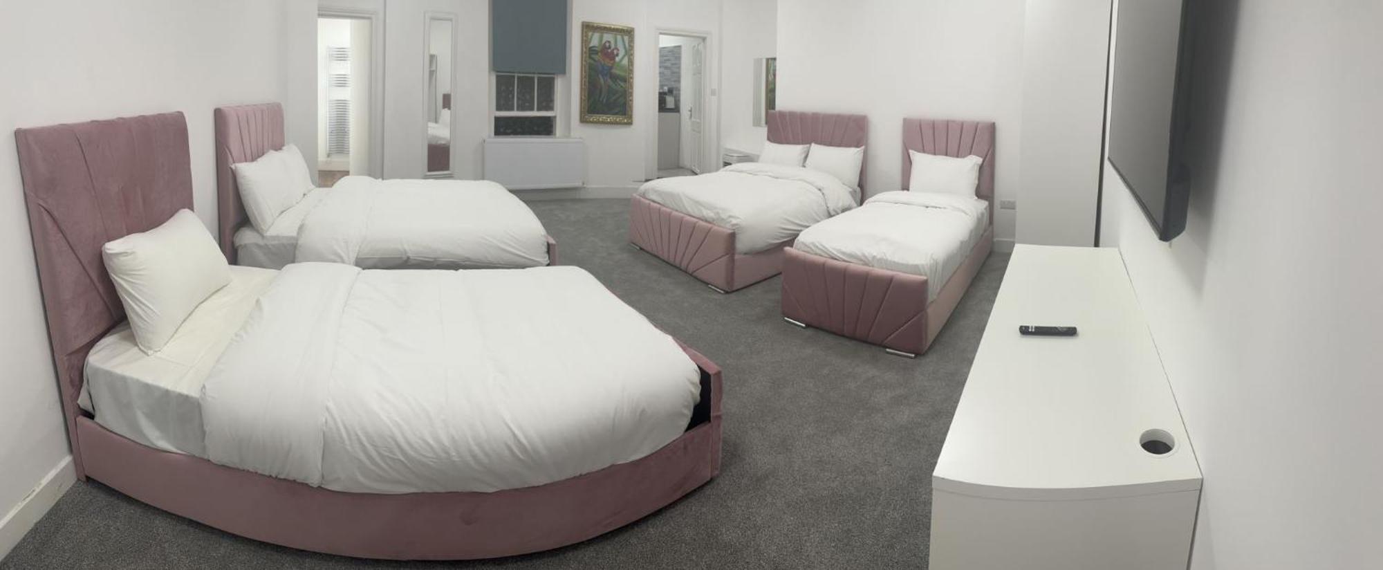 The Chapter - Mayfair Suites London Room photo