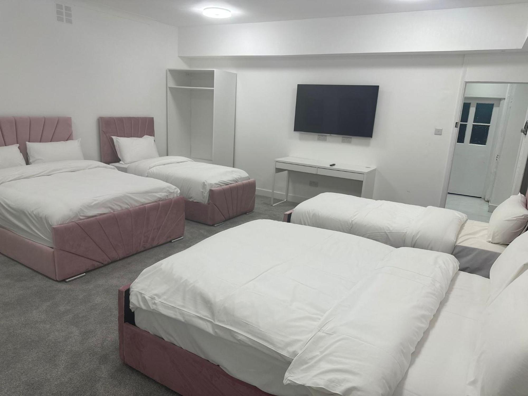 The Chapter - Mayfair Suites London Room photo